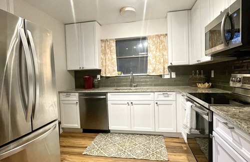 Parker Lane House | Convenient Townhome with Private Garage Near Downtown