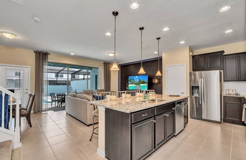 Four Corners Cottage | Discover Comfort at 2407 Dubai Street: Family-Friendly Stays