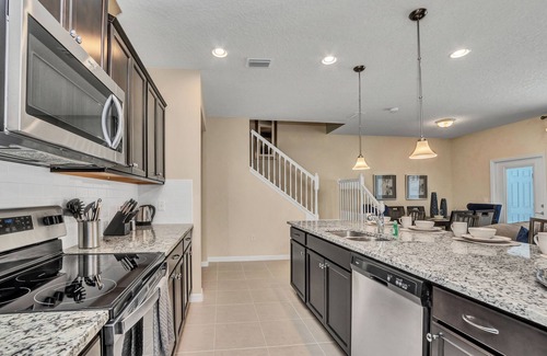 Four Corners Cottage | Discover Comfort at 2407 Dubai Street: Family-Friendly Stays