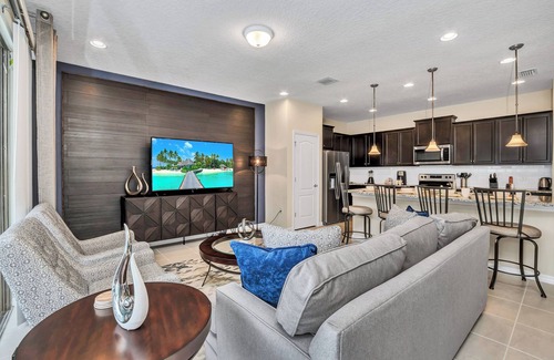 Four Corners Cottage | Discover Comfort at 2407 Dubai Street: Family-Friendly Stays