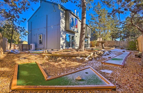 Mountain View District House | Inviting Townhome with Putting Green near Old Mill Getaway