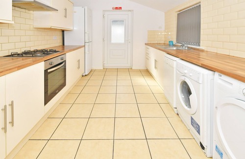 Crewe House | Cozy Townhouse @ 115 Walthall Street in Crewe
