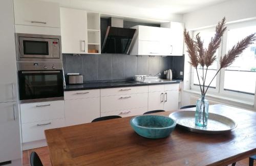 Wismar Apartment | Elegant Townhouse Altstadt Wismar Upper Apartment with Views