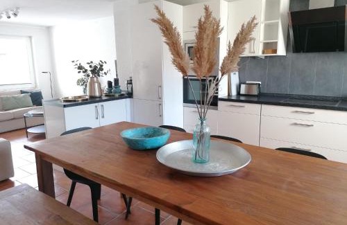 Wismar Apartment | Elegant Townhouse Altstadt Wismar Upper Apartment with Views