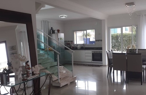 Morada da Praia House | Prime Townhouse Beach: Wifi, Pool & Oceanfront Suites