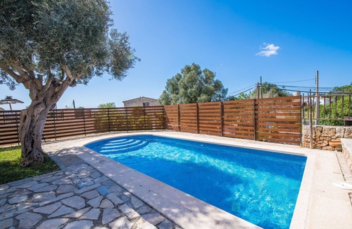 Costitx Ski Chalet | Idyllic Village Retreat with Garden, Pool & Pet-Friendly Comfort