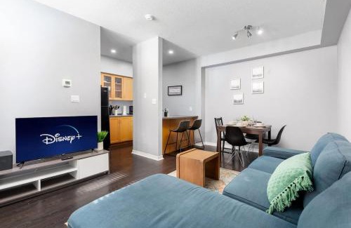 King West Village Apartment | Townhouse Condo Loft for 4 - 2 Beds