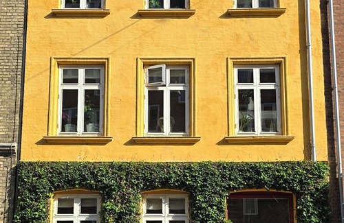 Aalborg House | Townhouse in the center with private parking and two bathrooms