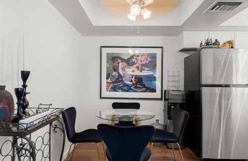 Paradise Valley Village House | Central Phoenix Townhouse: Family-Friendly & Pet Welcoming