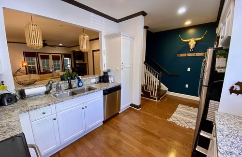 Greenville Downtown Cottage | Ideal Townhouse in West End Near Main St & Falls Park