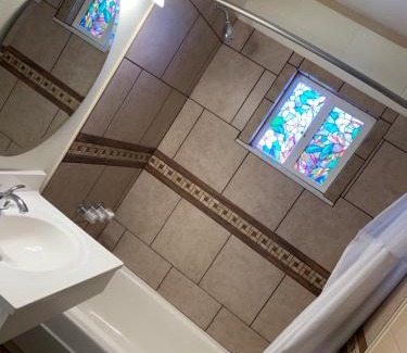 Klamath Falls Hotel | Pet-Friendly Retreat at Townhouse Inn & Suites