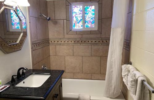 Klamath Falls Hotel | Pet-Friendly Retreat at Townhouse Inn & Suites