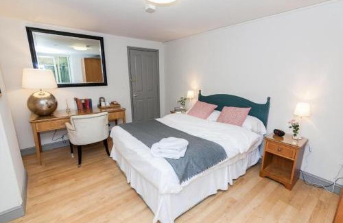 Huddersfield Hotel | Child-Friendly Retreat at Townhouse No 12 - Rated 8.3/10