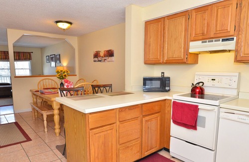 Center Conway House | Townhouse on Saco River w 2 Kayaks, Minutes from N. Conway, NH