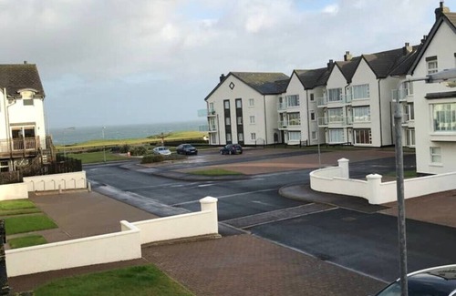 Portrush House | Coastal Retreat: Pet and Child Friendly Townhouse