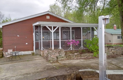 Town of Oswegatchie House | Riverside Retreat: Pet-Friendly Stay Near Saint Lawrence