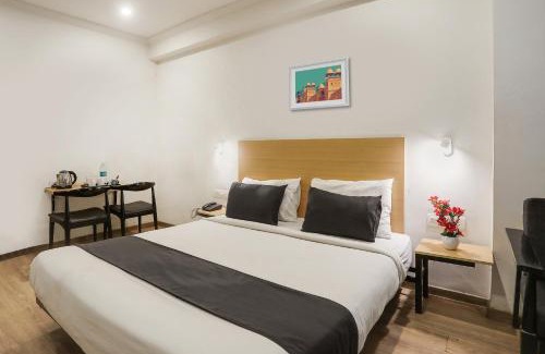 Hyderabad Hotel | Comfortable Townhouse 176 Rajdhani Residency with Dining