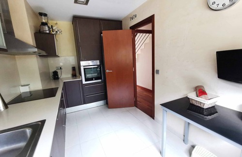 Cubelles House | Family-Friendly Townhouse with Pool and Spa Amenities