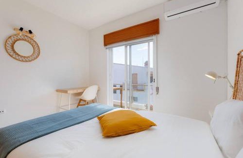 Lagos House | Seaside Townhouse with Breathtaking Views and Terrace