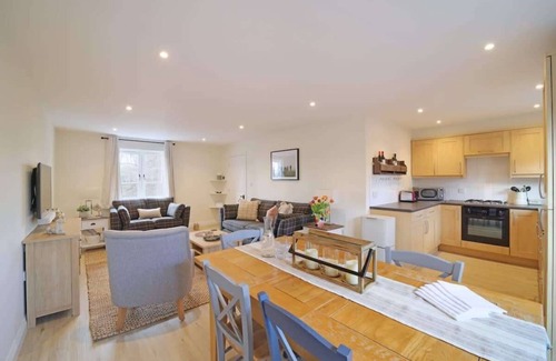 Wells House | Stunning Townhouse with Cathedral Views and Breakfast