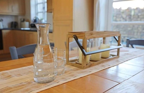 Wells House | Stunning Townhouse with Cathedral Views and Breakfast