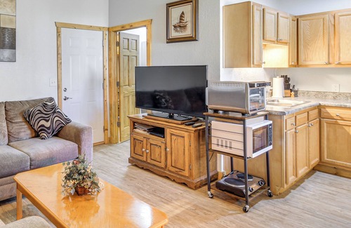 Townsend Cottage | Top-Rated Townsend Cottage on UTV & Snowmobile Trail!