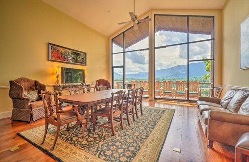Townsend House | Relaxing Townsend Retreat with Private Hot Tub & Deck
