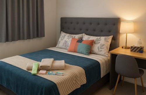 Annandale House | Delightful Home Stay in Townsville for Families and Guests