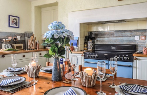 Trearddur Bay Cottage | Discover TOWYN LODGE: Family-Friendly Retreat in Trearddur Bay