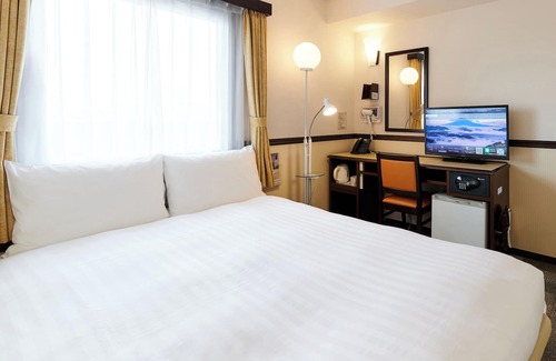Yashio Hotel | Cozy Stay at Toyoko Inn Yashio Ekimae with Breakfast Included