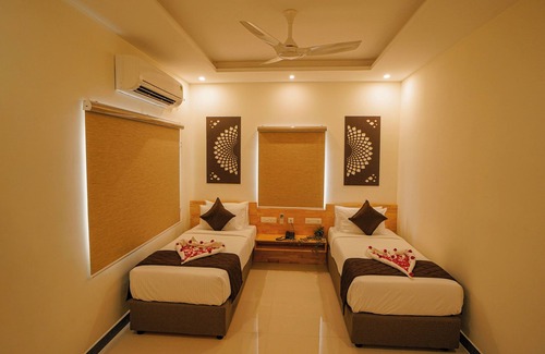 Tiruchirappalli Hotel | Budget-Friendly Stay at TPC Camphor with Breakfast Included