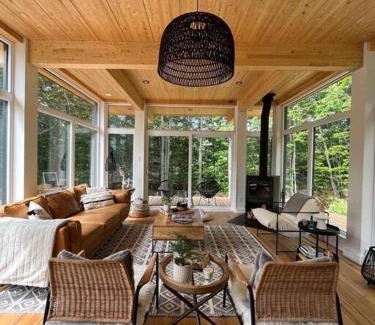 La Conception House | Family-Friendly Trähus Tremblant – 4-Star Guest Rated at 9.3