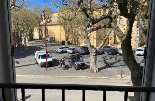 Riez Apartment | Elegant Apartment in Historic Riez - Pet & Child Friendly