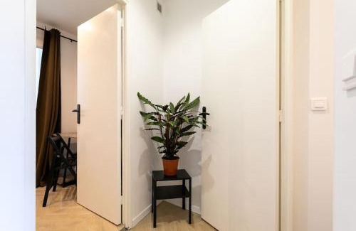 Croulebarbe Apartment | Cozy T3 Near RER Port Royal - Ideal for Families