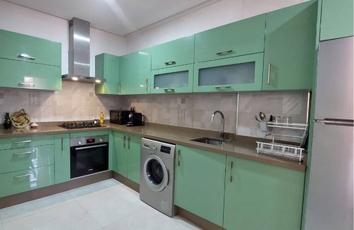 Haut Founty Apartment | Beautiful Apartment Steps from the Beach with Spa Access