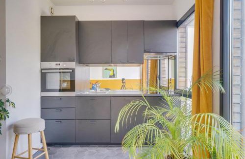 Bacalan Apartment | Beautiful Apartment with Terrace and Garden for Families