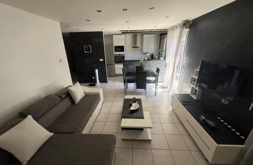 Lognes Apartment | Elegant Apartment Near Paris and Disneyland Awaits You