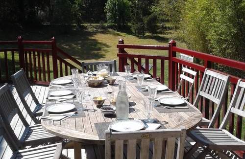 Saint-Palais-sur-Mer Villa | Family-Friendly Villa Steps from Beach and Shops - 10/10 Rating
