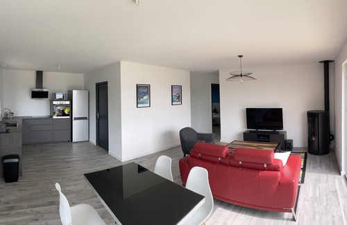 Roscanvel House | Exceptional Coastal Retreat with Family-Friendly Amenities