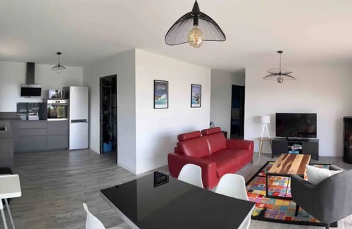 Roscanvel House | Exceptional Coastal Retreat with Family-Friendly Amenities