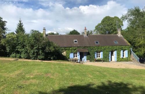 Soucy Villa | Beautiful Property with Tennis and Ocean Views Near Paris