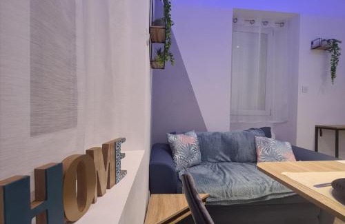 Tuchan Apartment | Charming 2-Room Apartment in City Center with Restaurant