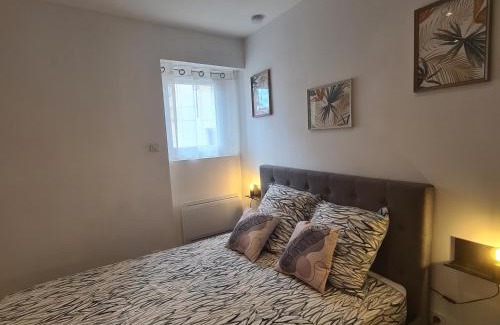 Tuchan Apartment | Charming 2-Room Apartment in City Center with Restaurant