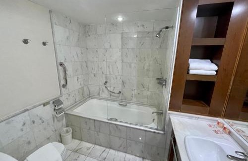 Paraiso Apartment | Discover Três de Julho Flats - Paulista with Hot Tub & Dining