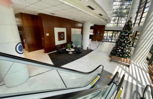 Paraiso Apartment | Discover Três de Julho Flats - Paulista with Hot Tub & Dining