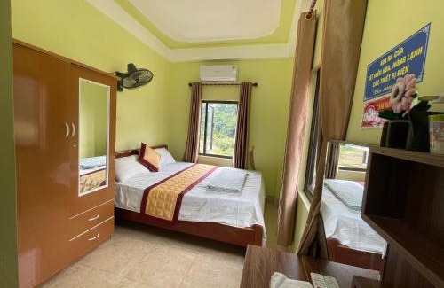 Nam Mau House | Budget-Friendly Trần Đức Hotel: Family Dining Experience