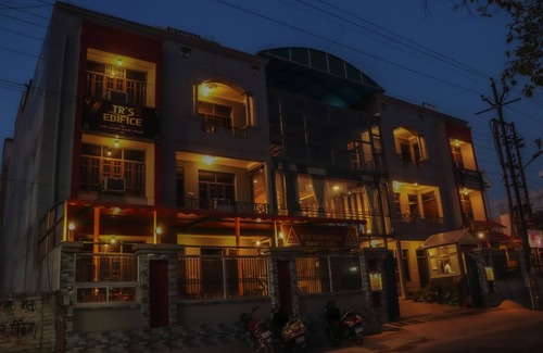 Gomti Nagar House | TR'S Edifice - Elegant Guest House with Family-Friendly Amenities