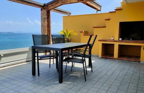 Desenzano del Garda Apartment | Relaxing Retreat at TRA CIELO E LAGO - Rated 10/10