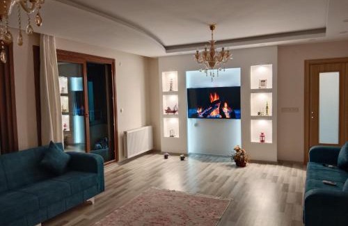 Trabzon Villa | Yalıncak Towers: Oceanfront Retreat with Pool & Hot Tub