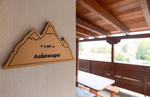 Arachova Apartment | Cozy Chalet Retreat in Livadi - Family Friendly Escape